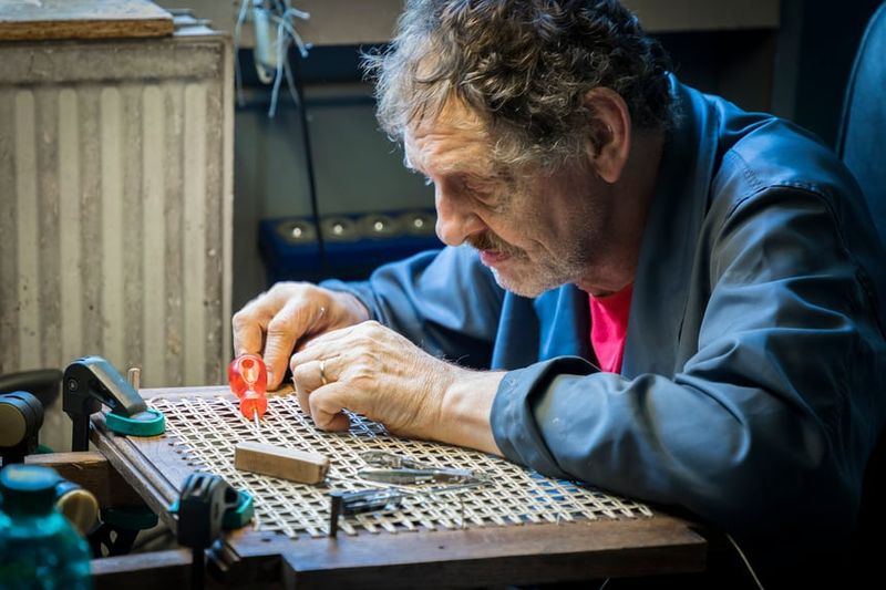 Restauration de meubles - Ateliers de Mons