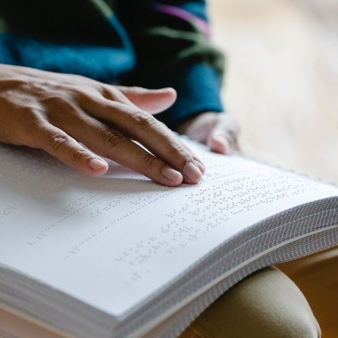 Traduction en braille - Ateliers de Mons
